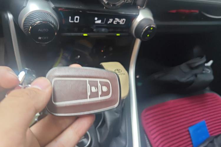 Used Toyota Wildlander 2020 Dual-Motor 2.5L E-CVT Four-Wheel Drive Luxury Edition Vehicle Key