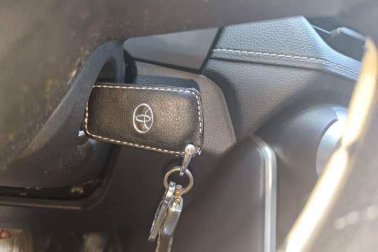 Used Toyota Wildlander 2020 2.0L CVT Two-Wheel Drive Leading Edition Vehicle Key