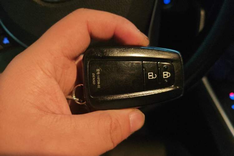 Used Toyota Wildlander 2020 Dual-Engine 2.5L E-CVT Two-Wheel Drive Luxury Edition Vehicle Key