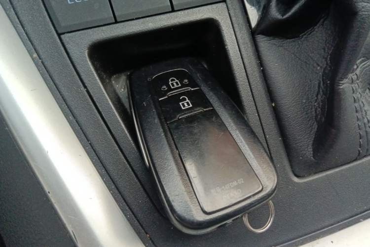 Used Toyota Wildlander 2020 2.0L CVT Two-Wheel Drive Luxury Edition Vehicle Key