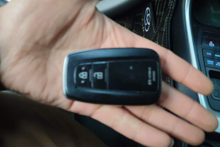 Used Toyota Wildlander 2020 2.0L CVT 4x4 Luxury Edition Vehicle Key