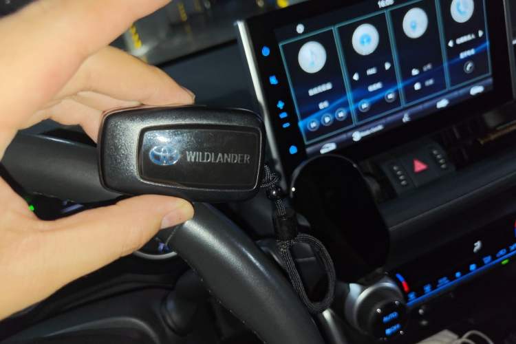 Used Toyota Wildlander 2020 Dual-Motor 2.5L E-CVT Four-Wheel Drive Luxury Edition Vehicle Key