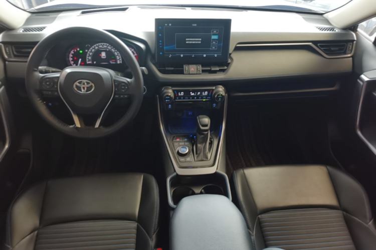 Used Toyota Wildlander 2020 2.0L CVT 4x4 Tech Edition Center Console