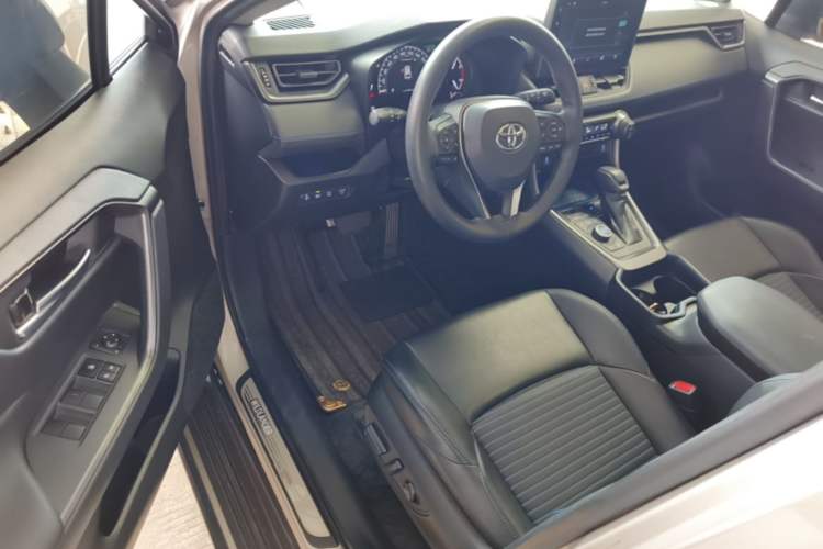 Used Toyota Wildlander 2020 2.0L CVT 4x4 Tech Edition Driver Seat