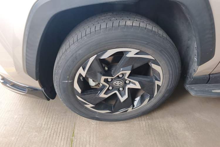 Used Toyota Wildlander 2020 2.0L CVT 4x4 Tech Edition Left Front Wheel Hub