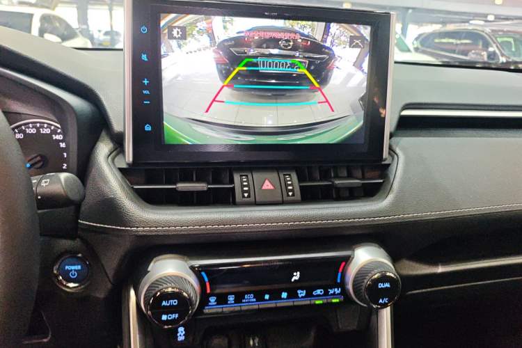 Used Toyota Wildlander 2021 Dual-Engine 2.5L E-CVT Two-Wheel Drive Luxury Edition Audio And AC Panel