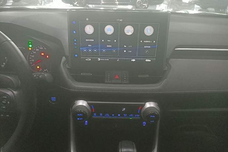 Used Toyota Wildlander 2021 2.0L CVT 4x4 Luxury Edition Audio And AC Panel