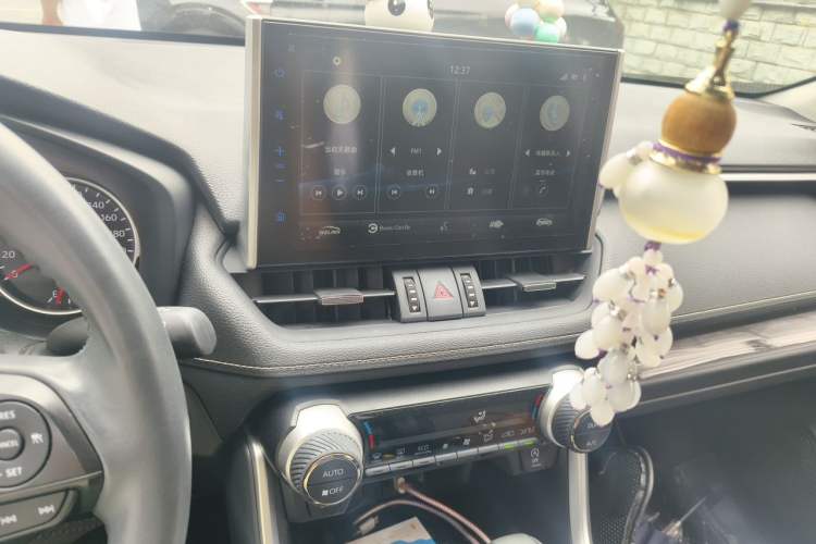 Used Toyota Wildlander 2021 2.0L CVT Two-Wheel Drive Luxury Edition Audio And AC Panel