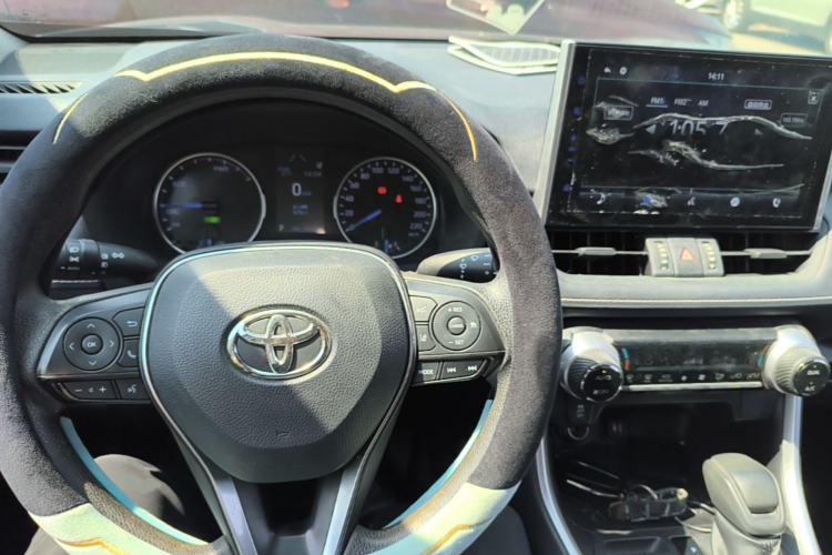 Used Toyota Wildlander 2021 Dual-Engine 2.5L E-CVT Two-Wheel Drive Luxury Edition Center Console
