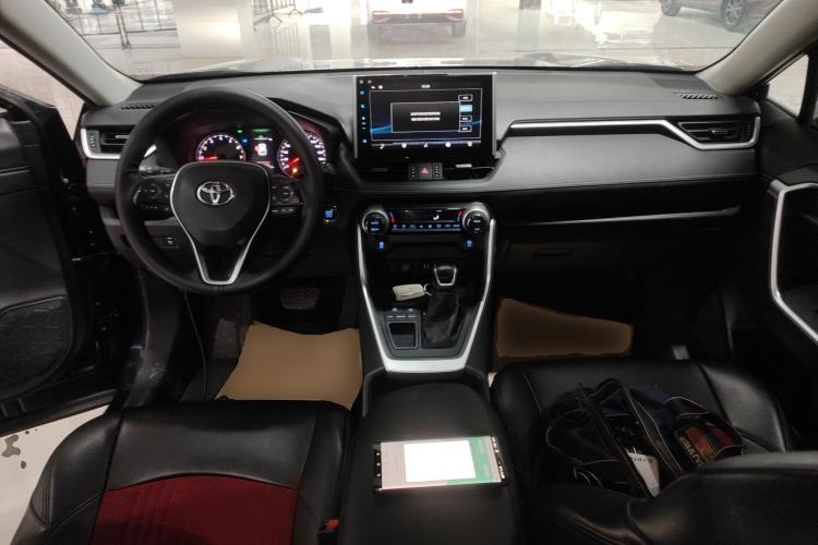Used Toyota Wildlander 2021 2.0L CVT Two-Wheel Drive Luxury Edition Center Console