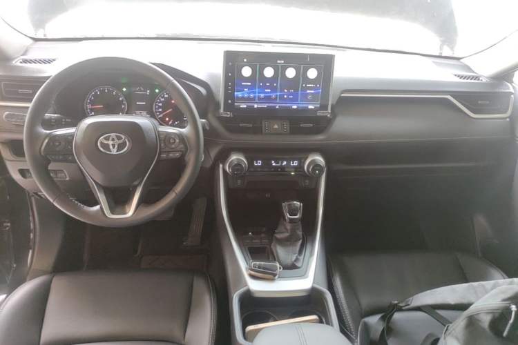 Used Toyota Wildlander 2021 2.0L CVT Two-Wheel Drive Luxury Edition Center Console