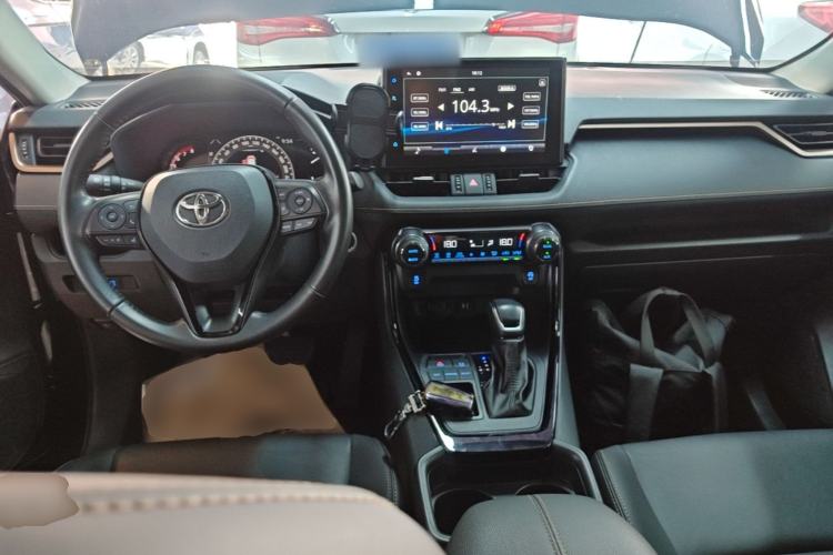 Used Toyota Wildlander 2021 2.0L CVT Two-Wheel Drive Luxury Edition Center Console