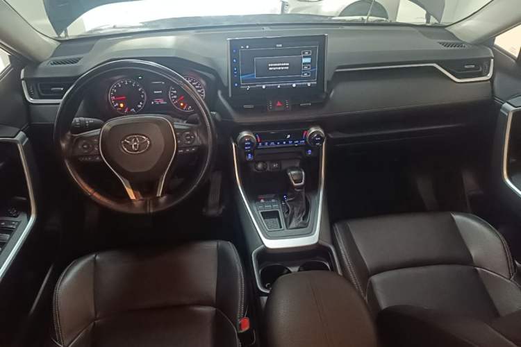 Used Toyota Wildlander 2021 2.0L CVT Two-Wheel Drive Luxury Edition Center Console