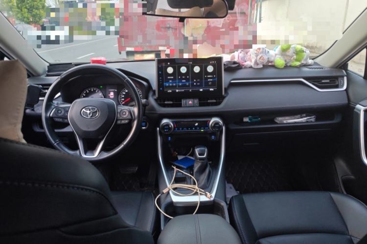 Used Toyota Wildlander 2021 2.0L CVT Two-Wheel Drive Luxury Edition Center Console