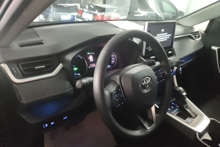 Used Toyota Wildlander 2021 Dual-Engine 2.5L E-CVT Two-Wheel Drive Luxury Edition Center Console