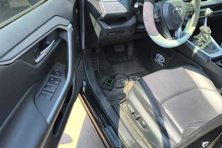Used Toyota Wildlander 2021 Dual-Engine 2.5L E-CVT Two-Wheel Drive Luxury Edition Driver Seat