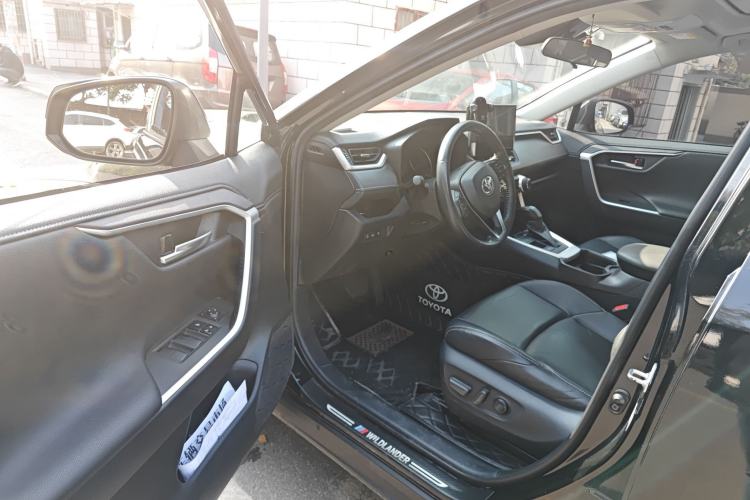 Used Toyota Wildlander 2021 Dual-Engine 2.5L E-CVT Two-Wheel Drive Luxury Edition Driver Seat