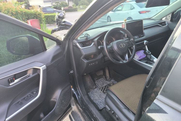 Used Toyota Wildlander 2021 2.0L CVT Two-Wheel Drive Luxury Edition Driver Seat