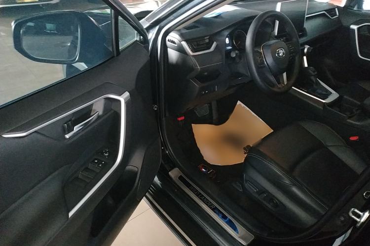 Used Toyota Wildlander 2021 2.0L CVT 4x4 Luxury Edition Driver Seat