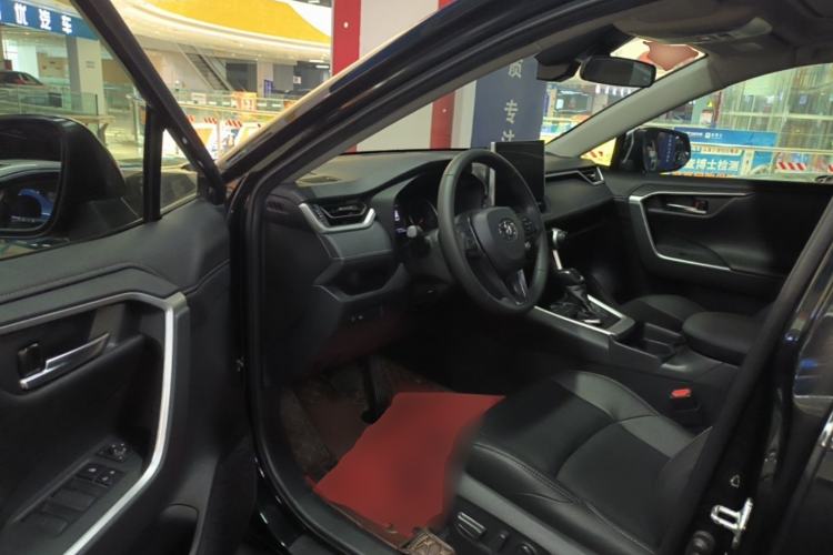 Used Toyota Wildlander 2021 2.0L CVT Two-Wheel Drive Luxury Edition Driver Seat