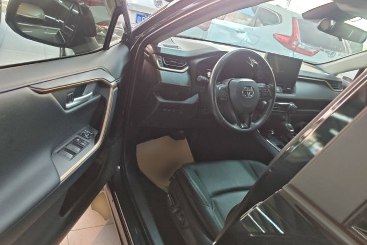 Used Toyota Wildlander 2021 2.0L CVT Two-Wheel Drive Luxury Edition Driver Seat