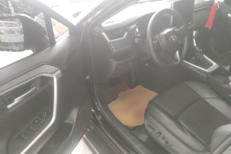 Used Toyota Wildlander 2021 2.0L CVT Two-Wheel Drive Luxury Edition Driver Seat