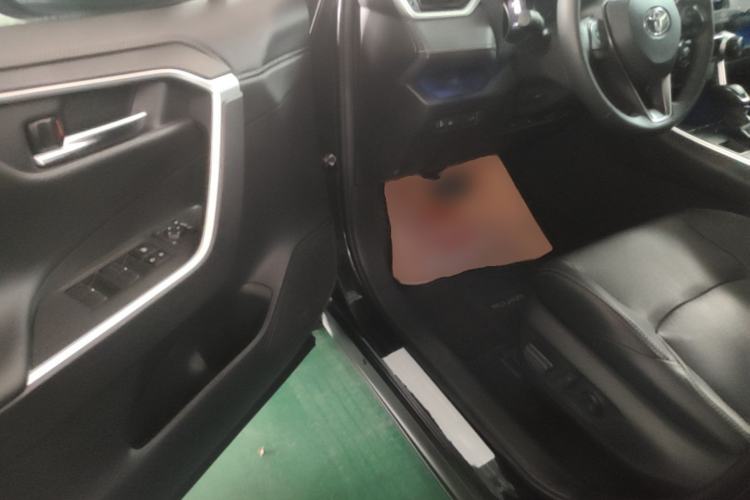 Used Toyota Wildlander 2021 Dual-Engine 2.5L E-CVT Two-Wheel Drive Luxury Edition Driver Seat
