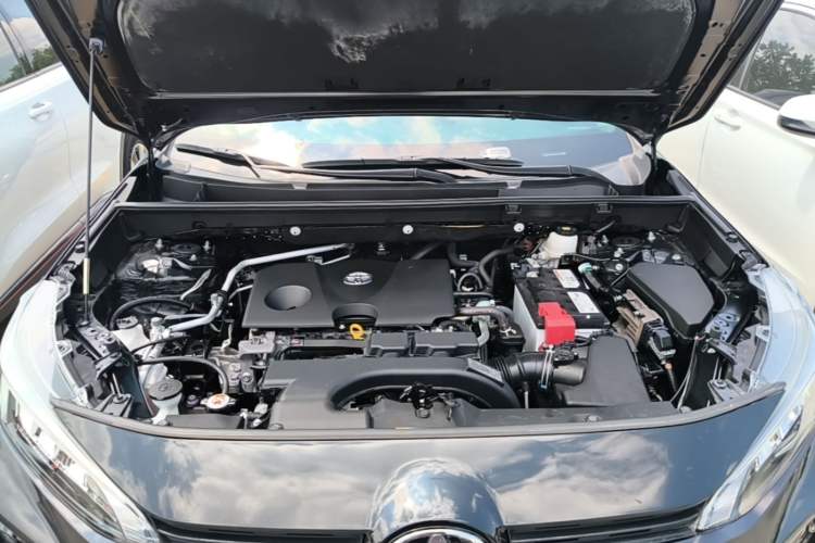 Used Toyota Wildlander 2021 2.0L CVT Two-Wheel Drive Luxury Edition Engine Bay
