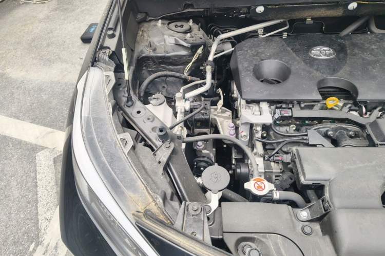 Used Toyota Wildlander 2021 2.0L CVT Two-Wheel Drive Luxury Edition Engine Bay Right