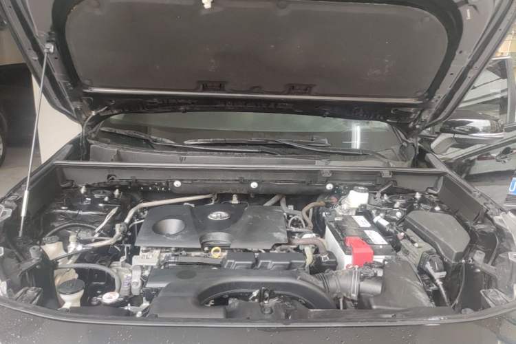 Used Toyota Wildlander 2021 2.0L CVT Two-Wheel Drive Luxury Edition Engine Bay