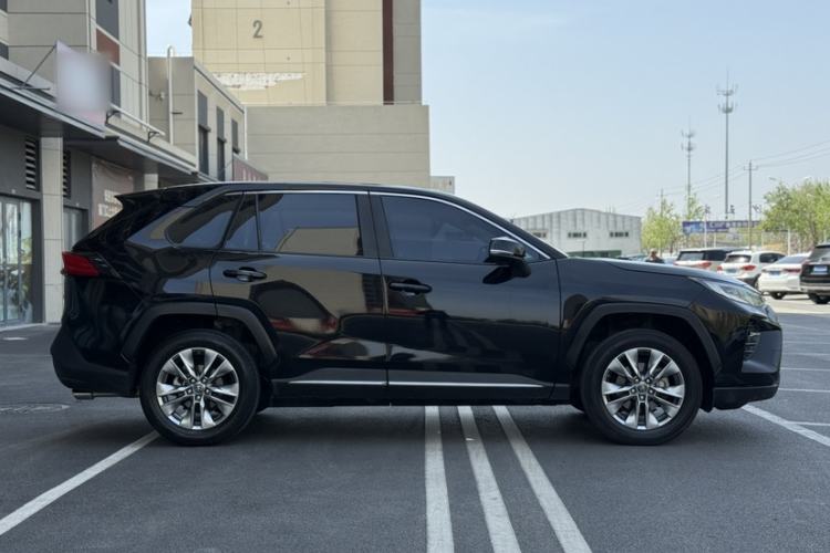 Used Toyota Wildlander 2021 2.0L CVT Two-Wheel Drive Luxury Edition Exterior 2