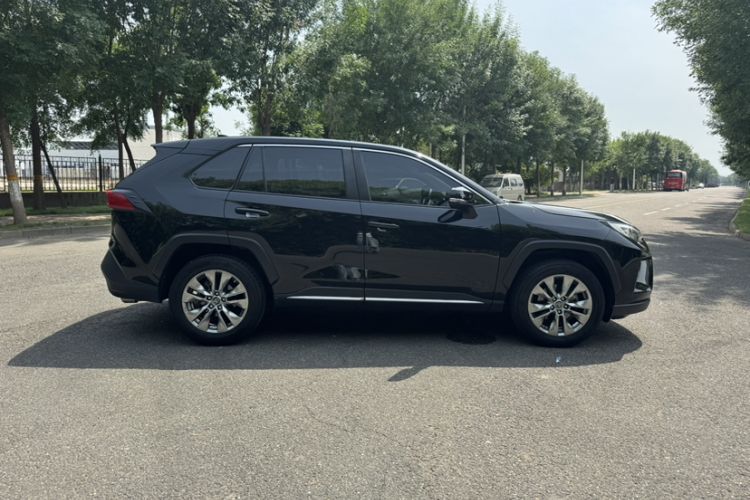 Used Toyota Wildlander 2021 2.0L CVT Two-Wheel Drive Luxury Edition Exterior 4