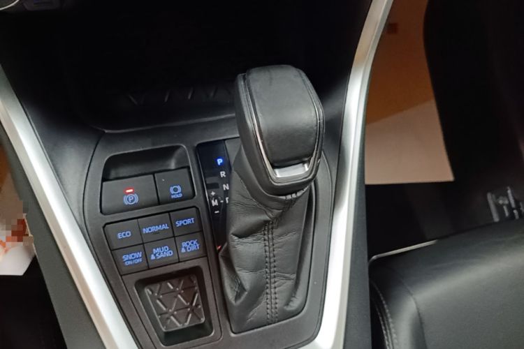 Used Toyota Wildlander 2021 2.0L CVT 4x4 Luxury Edition Gear Lever