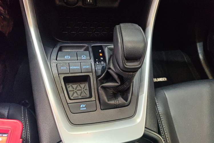 Used Toyota Wildlander 2021 Dual-Engine 2.5L E-CVT Two-Wheel Drive Luxury Edition Gear Lever