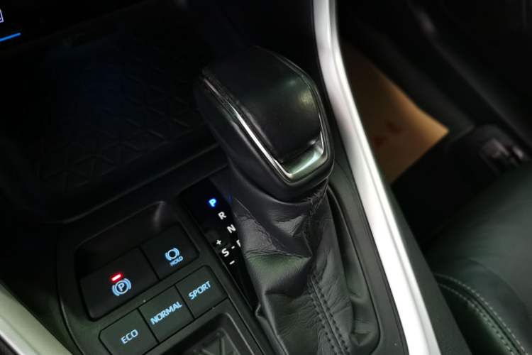 Used Toyota Wildlander 2021 Dual-Engine 2.5L E-CVT Two-Wheel Drive Luxury Edition Gear Lever
