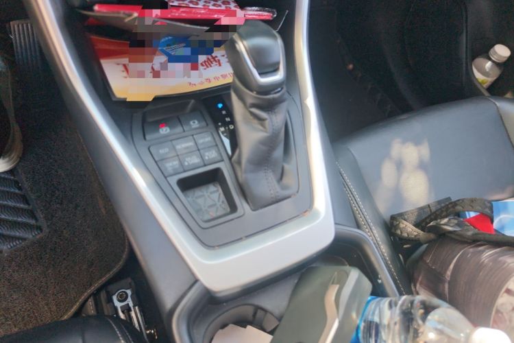 Used Toyota Wildlander 2021 2.0L CVT 4x4 Luxury Edition Gear Lever