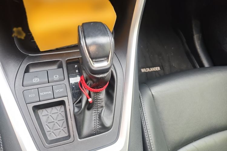 Used Toyota Wildlander 2021 2.0L CVT Two-Wheel Drive Luxury Edition Gear Lever