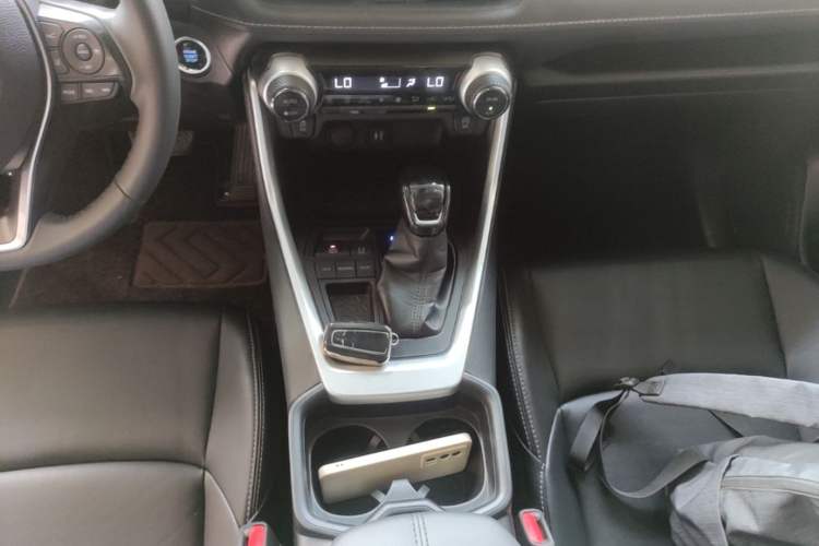 Used Toyota Wildlander 2021 2.0L CVT Two-Wheel Drive Luxury Edition Gear Lever