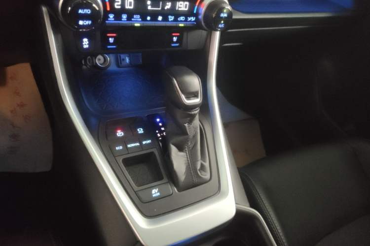 Used Toyota Wildlander 2021 Dual-Engine 2.5L E-CVT Two-Wheel Drive Luxury Edition Gear Lever