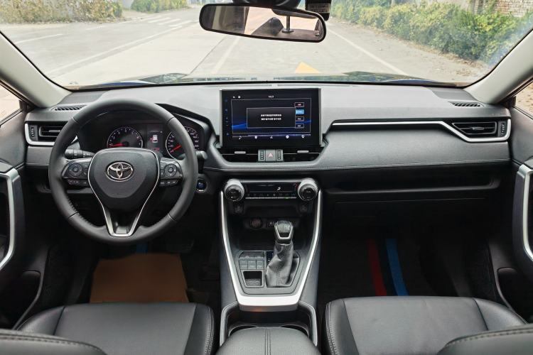 Used Toyota Wildlander 2021 2.0L CVT 4x4 Luxury Edition Interior 1