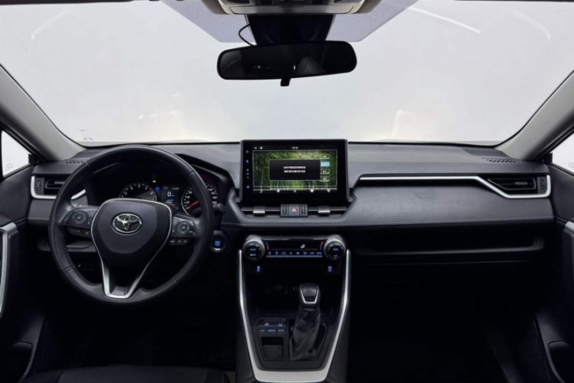 Used Toyota Wildlander 2021 2.0L CVT Two-Wheel Drive Luxury Edition Interior 1