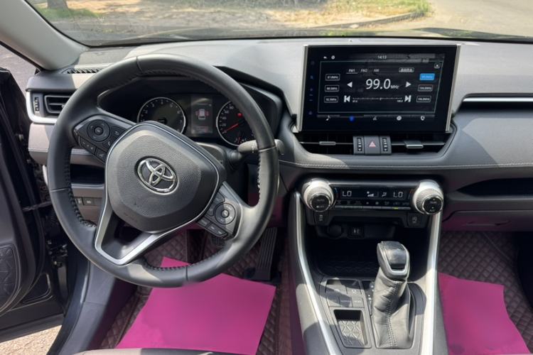 Used Toyota Wildlander 2021 2.0L CVT Two-Wheel Drive Luxury Edition Interior 2