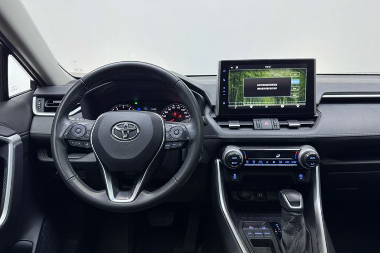 Used Toyota Wildlander 2021 2.0L CVT Two-Wheel Drive Luxury Edition Interior 2