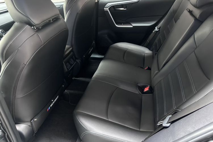 Used Toyota Wildlander 2021 2.0L CVT Two-Wheel Drive Luxury Edition Interior 3
