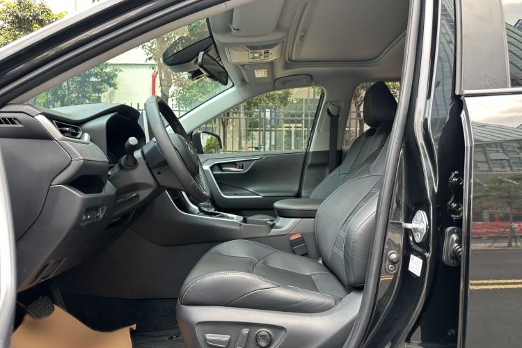Used Toyota Wildlander 2021 Dual-Engine 2.5L E-CVT Two-Wheel Drive Luxury Edition Interior 4