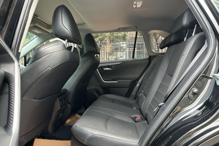 Used Toyota Wildlander 2021 Dual-Engine 2.5L E-CVT Two-Wheel Drive Luxury Edition Interior 5