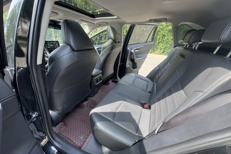 Used Toyota Wildlander 2021 2.0L CVT Two-Wheel Drive Luxury Edition Interior 6