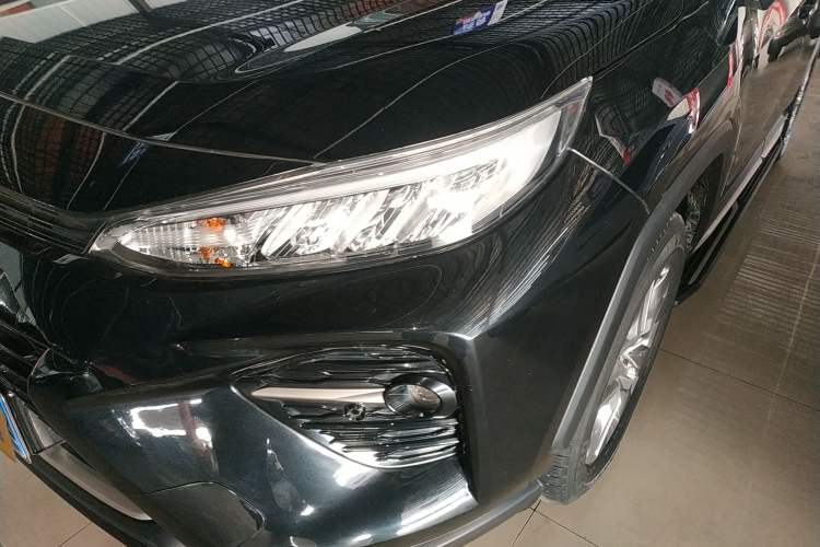 Used Toyota Wildlander 2021 2.0L CVT 4x4 Luxury Edition Left Front Headlight