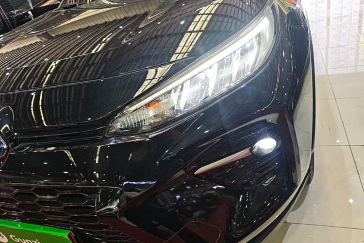 Used Toyota Wildlander 2021 Dual-Engine 2.5L E-CVT Two-Wheel Drive Luxury Edition Left Front Headlight