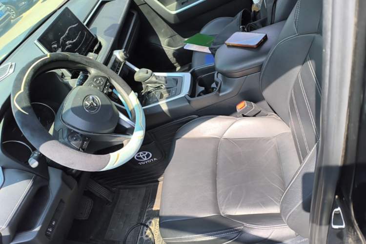 Used Toyota Wildlander 2021 Dual-Engine 2.5L E-CVT Two-Wheel Drive Luxury Edition Left Front Seat